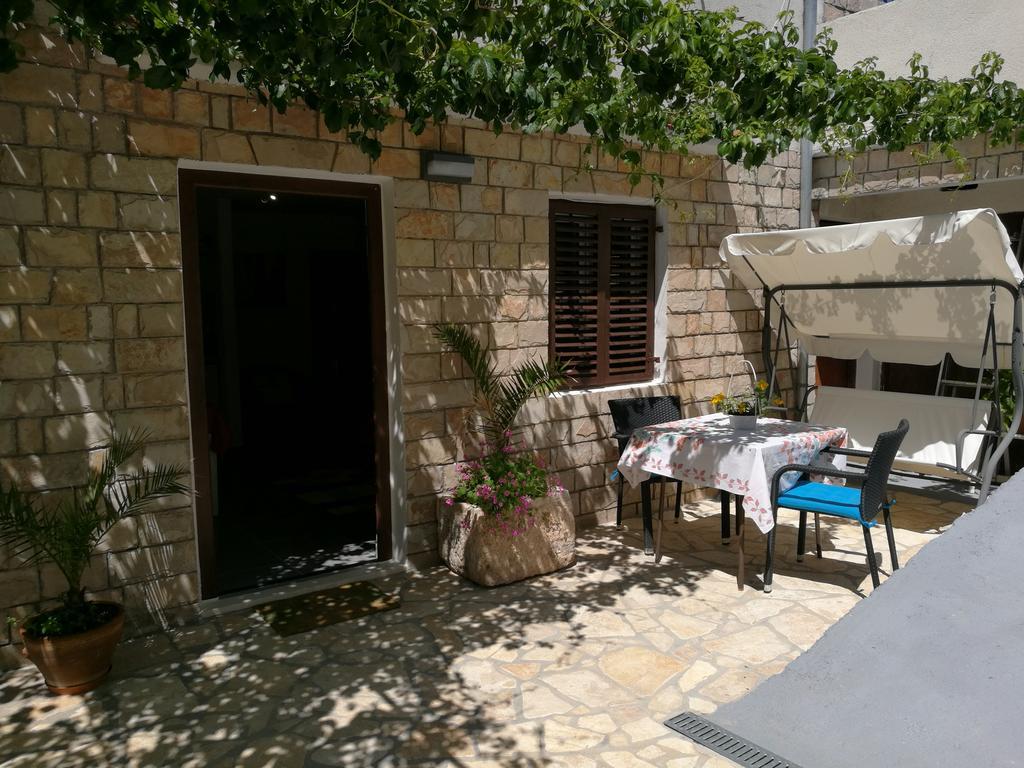 Apartments Priko Stari Grad  Exterior foto